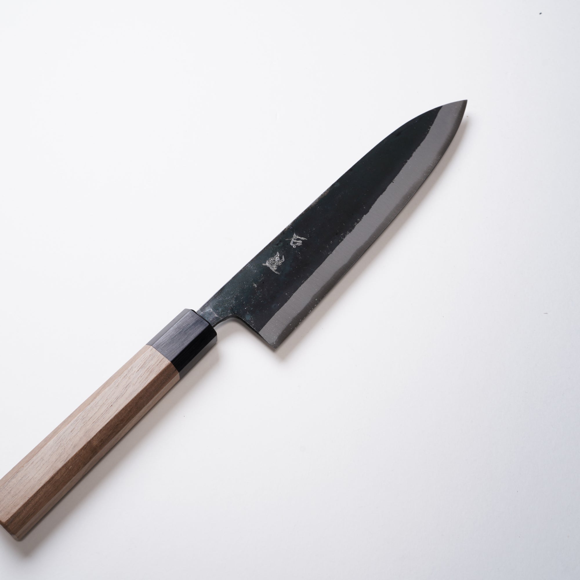 青紙2号 黒打ち 牛刀 210mm｜胡桃八角柄